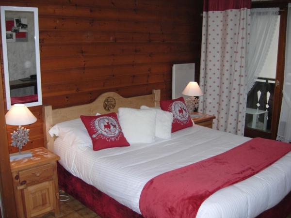 Au Bois de Lune : photo 10 de la chambre chambre quadruple avec balcon