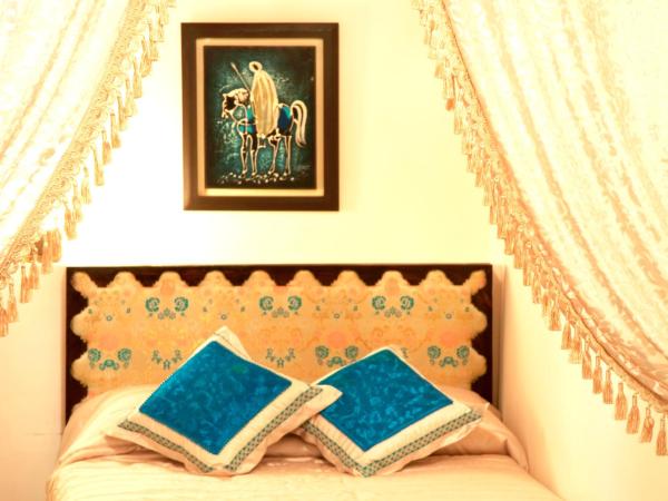 Riad-Boutique Borj Dhab Fez : photo 2 de la chambre chambre double - lavande