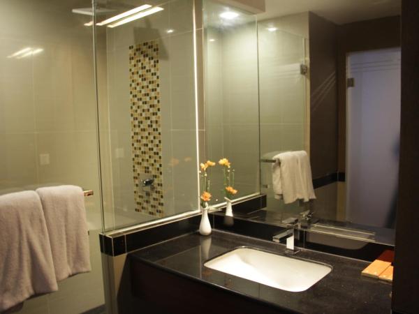 Cavinton Hotel Malioboro Yogyakarta by Tritama Hospitality : photo 4 de la chambre chambre deluxe double ou lits jumeaux