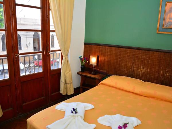 Hotel La Giralda : photo 7 de la chambre chambre triple