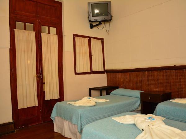 Hotel La Giralda : photo 2 de la chambre chambre quadruple