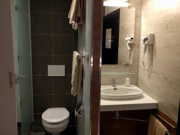 Canalview Hotel Ter Reien : photo 2 de la chambre chambre triple