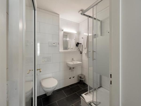 Hotel National Bern : photo 4 de la chambre chambre lits jumeaux standard