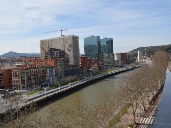 Hotel Bilbao Plaza : photo 10 de la chambre chambre double de luxe avec terrasse