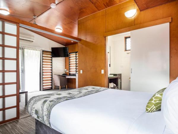 Mercure Darwin Airport Resort : photo 6 de la chambre bungalow avec lit queen-size