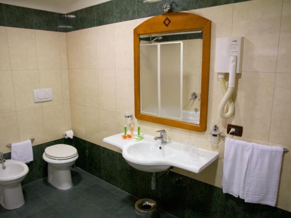 Ulisse Deluxe Hostel : photo 4 de la chambre chambre quadruple