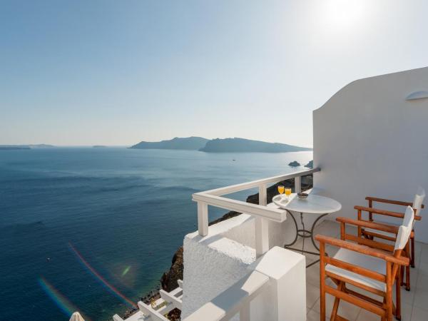 Strogili : photo 4 de la chambre studio double standard - vue sur caldéra (2 adultes)