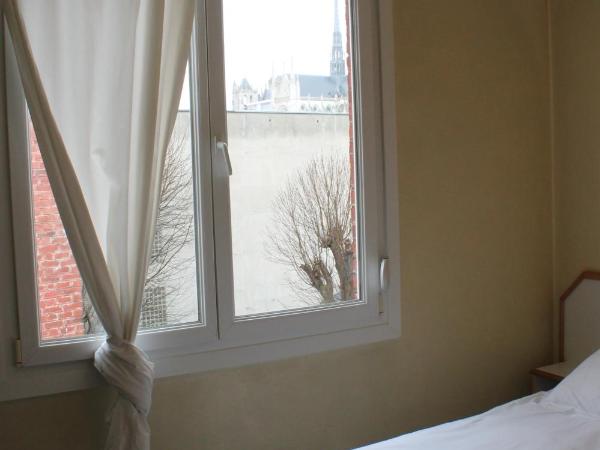 Hôtel De Normandie : photo 3 de la chambre chambre double standard