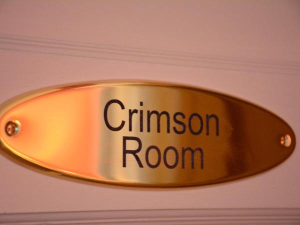Looking Glass Inn : photo 6 de la chambre queen room (crimson)