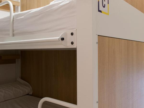 UP Hostel Valencia : photo 9 de la chambre lit dans dortoir pour femmes de 8 lits