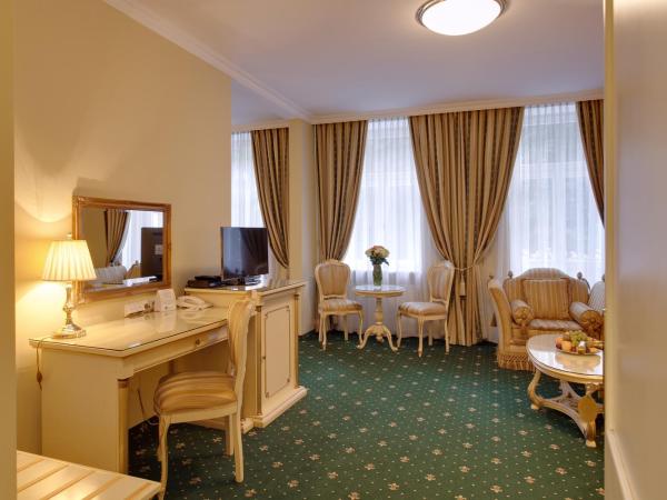 Hotel Saint Petersburg : photo 2 de la chambre suite premium