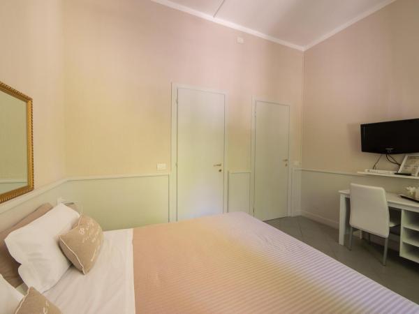 B&B Le Grazie : photo 3 de la chambre chambre double avec salle de bains privative