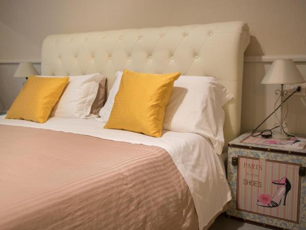 B&B Le Grazie : photo 3 de la chambre chambre familiale avec salle de bains privative