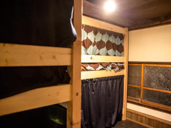 Dot Hostel Nagano : photo 1 de la chambre lit superposé dans dortoir mixte