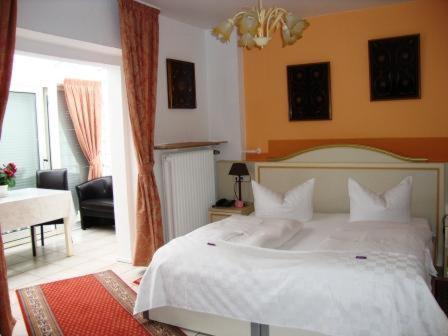 Haus Mooren, Hotel Garni : photo 8 de la chambre chambre double avec jardin d'hiver