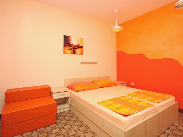 Apartments and Rooms Vesna Novalja : photo 2 de la chambre chambre double avec salle de bains privative