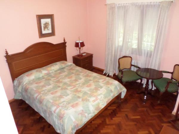 Alojarse en Mendoza B&B : photo 1 de la chambre chambre lits jumeaux avec salle de bains commune