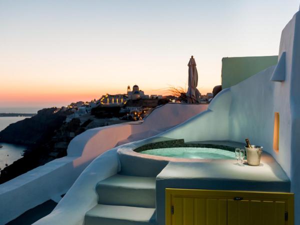 Anemomilos : photo 3 de la chambre villa 1 chambre privée avec jacuzzi - vue sur caldeira (avra)