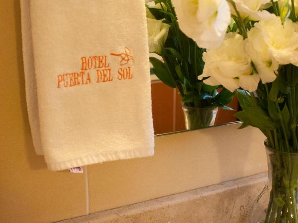 Hotel Puerta Del Sol Guadalajara : photo 3 de la chambre grande chambre double 