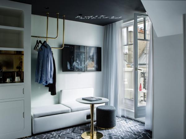 Le Général Hôtel : photo 5 de la chambre chambre double ou lits jumeaux classique avec balcon