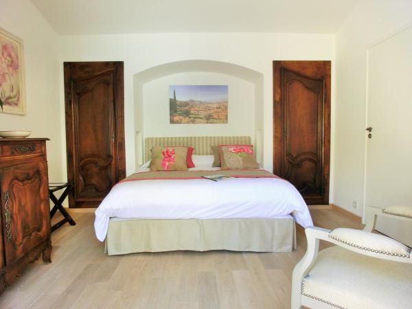 Villa Azur Golf : photo 9 de la chambre chambre double confort avec vue sur le patio