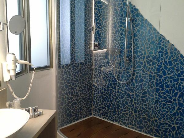 Mercure Olbia : photo 1 de la chambre suite familiale standard avec 2 chambres communicantes