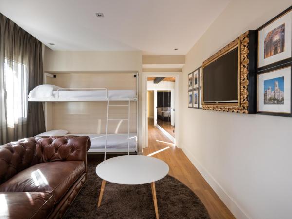 Catalonia Gran Vía Madrid : photo 8 de la chambre suite avec terrasse et bain à remous