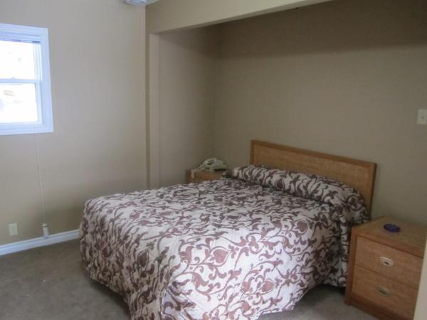 Knights Inn London Ontario : photo 3 de la chambre chambre lit queen-size - fumeurs