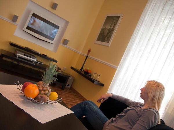 Pension Villa Maria : photo 1 de la chambre suite (2 adultes)