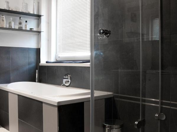 Pension Villa Maria : photo 6 de la chambre suite (2 adultes)