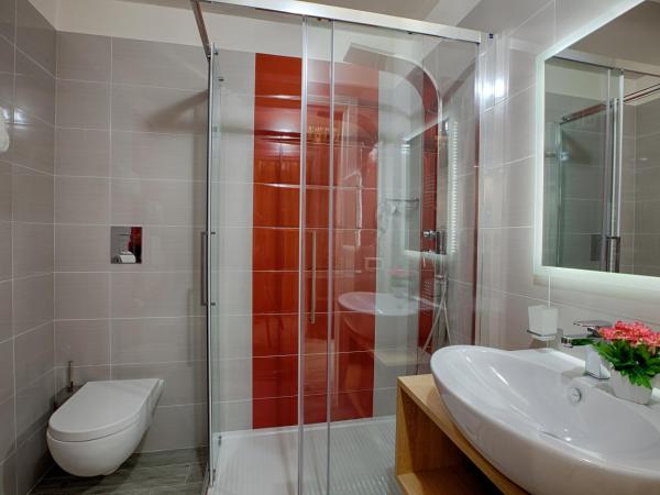 Hospitality Hotel : photo 4 de la chambre chambre double ou lits jumeaux