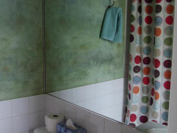 Le 253 : photo 3 de la chambre chambre double avec salle de bains privative