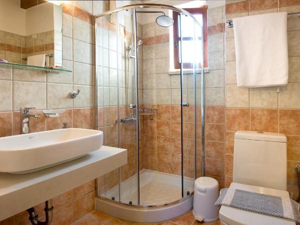 Ontas Traditional Hotel : photo 7 de la chambre chambre quadruple