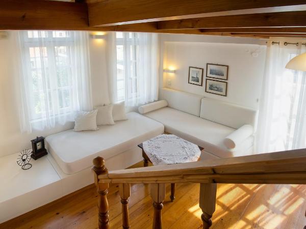 Ontas Traditional Hotel : photo 5 de la chambre chambre quadruple mansardée