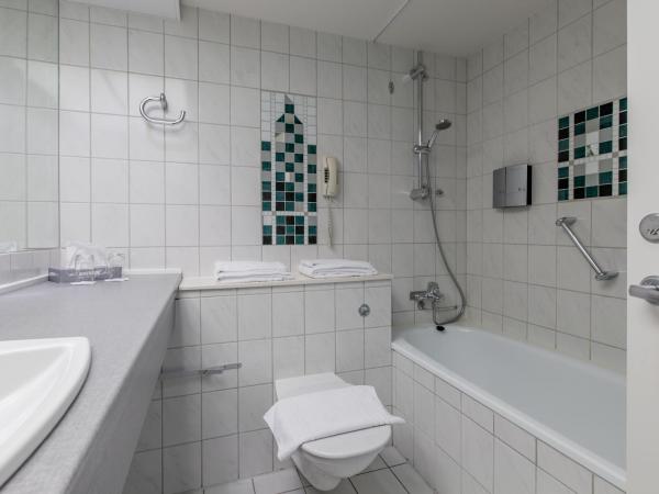 Best Western Plus Hotel Plaza : photo 6 de la chambre chambre lit queen-size classique