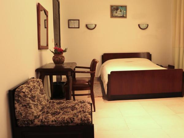 Hotel Saint Georges Tunis : photo 10 de la chambre chambre double ou lits jumeaux