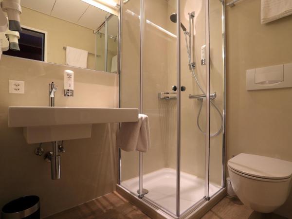 New Elvezia : photo 3 de la chambre chambre lits jumeaux - vue sur lac