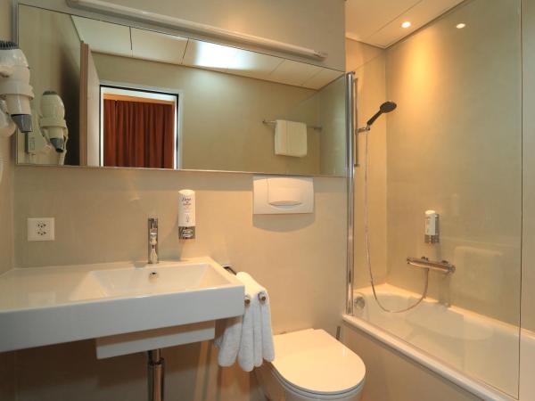 New Elvezia : photo 5 de la chambre chambre lits jumeaux avec terrasse - vue sur lac