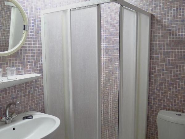 Hôtel du Sablar : photo 2 de la chambre chambre double avec douche