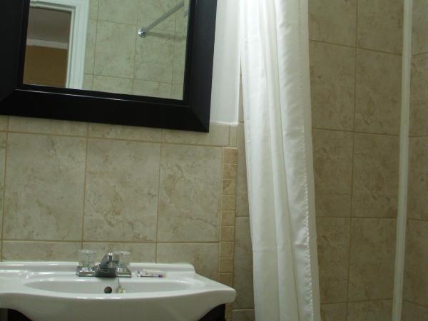 Knights Inn London Ontario : photo 6 de la chambre chambre lit queen-size - non-fumeurs