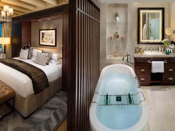 Kempinski Hotel Mall of the Emirates, Dubai : photo 5 de la chambre chalet de ski aspen 3 chambres - accès au snow park de ski dubaï pour 2 personnes- service de majordome privé - navette aéroport dxb - accès au salon avec goûter - cocktails en soirée - rafraîchissements sans alcool et canapés