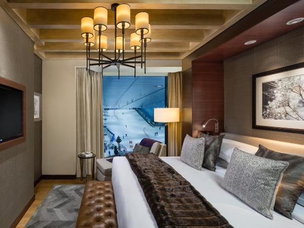 Kempinski Hotel Mall of the Emirates, Dubai : photo 3 de la chambre chalet en duplex aspen ski - accès pour 2 personnes au snow park de ski dubaï- service de majordome privé - accès au salon avec goûter - cocktails en soirée - rafraîchissements sans alcool et canapés