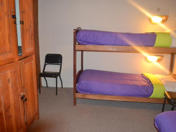 Marcopolo Inn Hostel Bariloche : photo 6 de la chambre lit dans dortoir mixte de 6 lits
