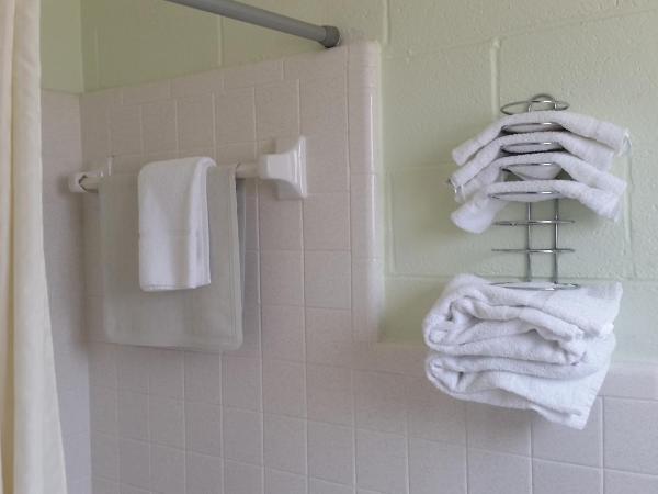 Vancouver Motel : photo 1 de la chambre chambre lit queen-size - côté océan - rez-de-chaussée