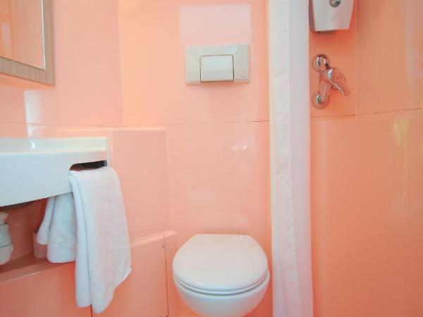 Premiere Classe Ales - Anduze : photo 3 de la chambre chambre double