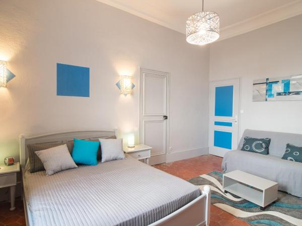 B&B Le Logis Du Mas : photo 2 de la chambre chambre double avec lit d'appoint