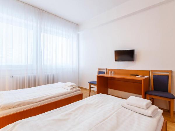 Hotel Veronika : photo 9 de la chambre chambre lits jumeaux standard