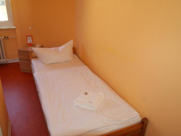 Happy Go Lucky Hotel + Hostel : photo 2 de la chambre chambre simple avec douche 