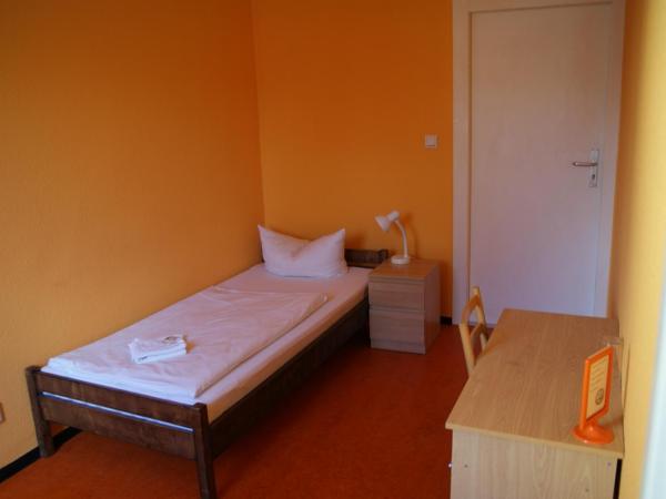 Happy Go Lucky Hotel + Hostel : photo 3 de la chambre chambre simple avec douche 