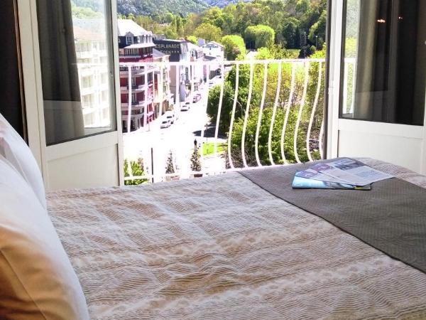 Adonis Lourdes - Notre Dame de la Sarte : photo 2 de la chambre chambre double - vue sur montagne